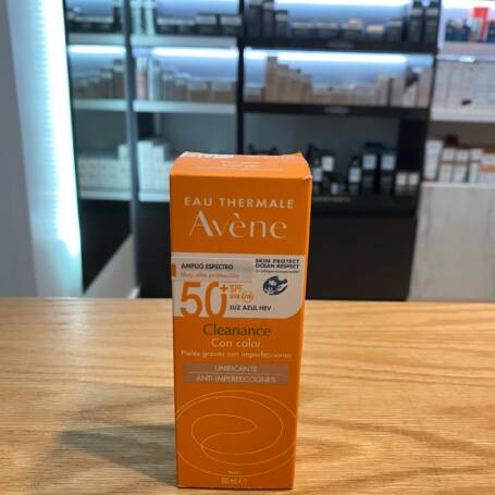 AVENE CLEANANCE CON COLOR