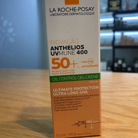 LA ROCHE-POSAY ANTHELIOS OIL CONTROL GEL-CREMA CON COLOR